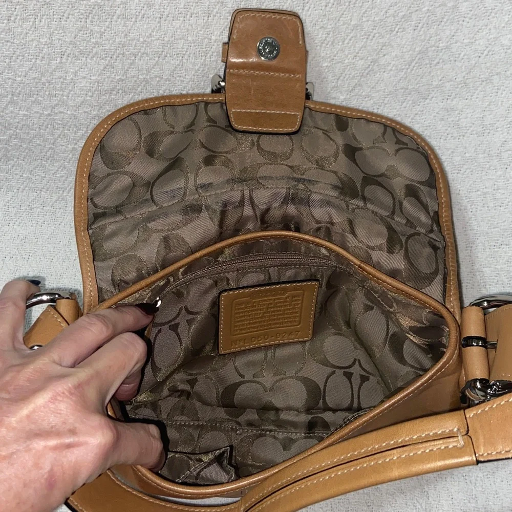 RARE HTF Coach Soho 9247 British Tan Y2K Hobo Shoulder Bag